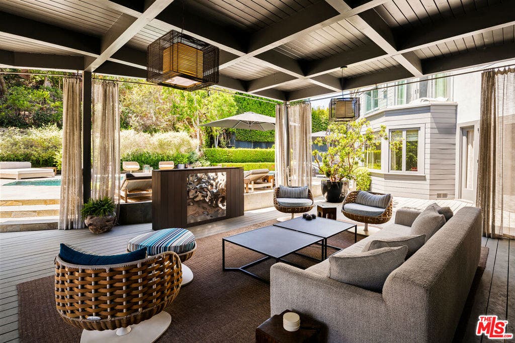 9910 Tower Lane, Los Angeles, CA 90210 9910 Tower Lane, Los Angeles, CA 90210
