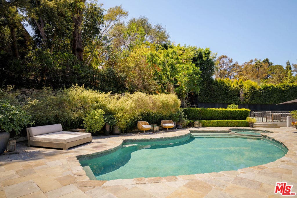 9910 Tower Lane, Los Angeles, CA 90210 9910 Tower Lane, Los Angeles, CA 90210