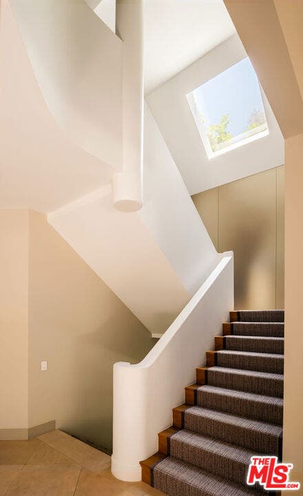 9910 Tower Lane, Los Angeles, CA 90210 9910 Tower Lane, Los Angeles, CA 90210
