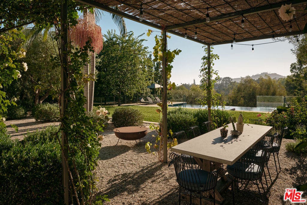 621 N Bonhill Road, Los Angeles, CA 90049 621 N Bonhill Road, Los Angeles, CA 90049