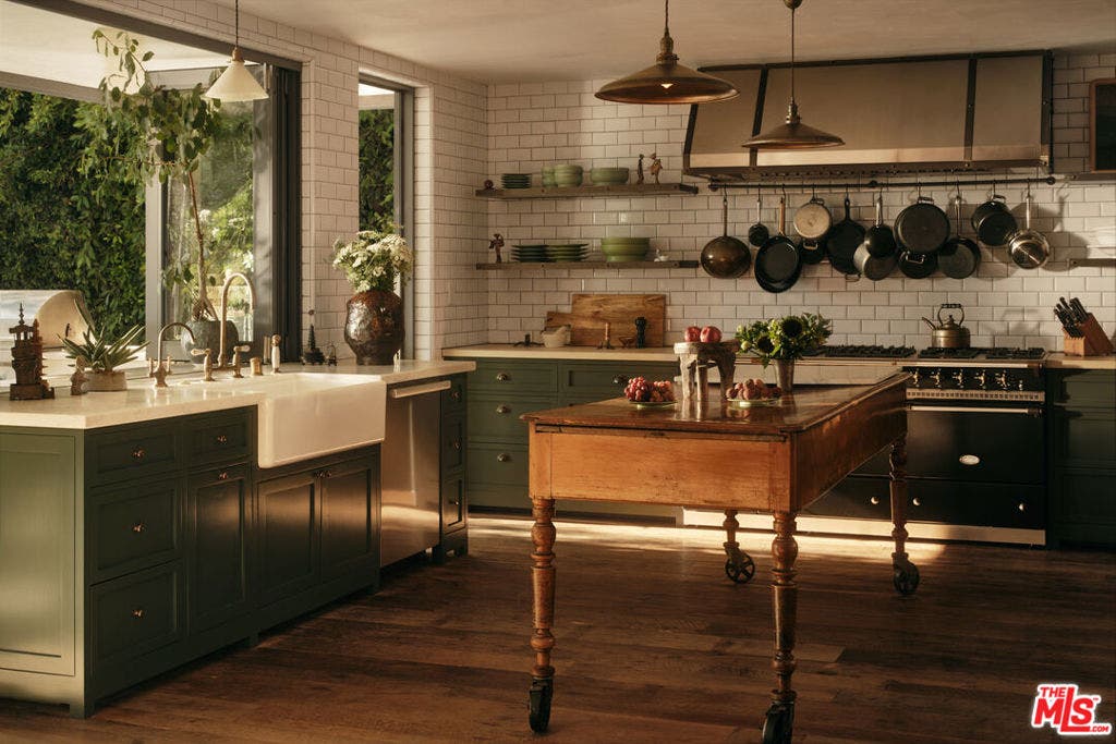 621 N Bonhill Road, Los Angeles, CA 90049 621 N Bonhill Road, Los Angeles, CA 90049