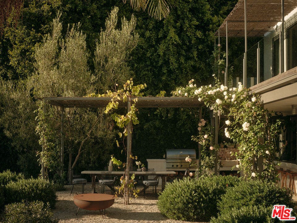 621 N Bonhill Road, Los Angeles, CA 90049 621 N Bonhill Road, Los Angeles, CA 90049