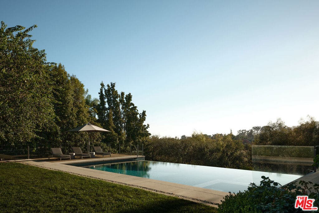 621 N Bonhill Road, Los Angeles, CA 90049 621 N Bonhill Road, Los Angeles, CA 90049