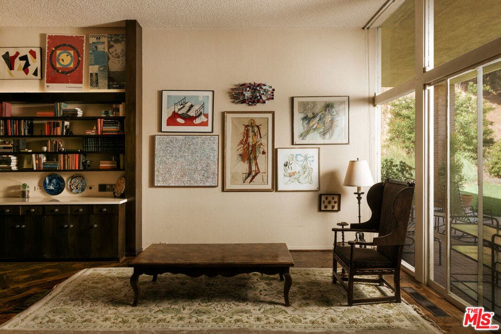 1058 N Hillcrest Road, Beverly Hills, CA 90210