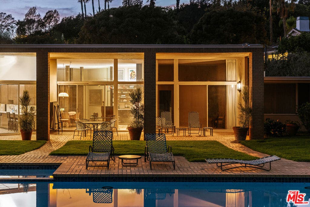 1058 N Hillcrest Road, Beverly Hills, CA 90210