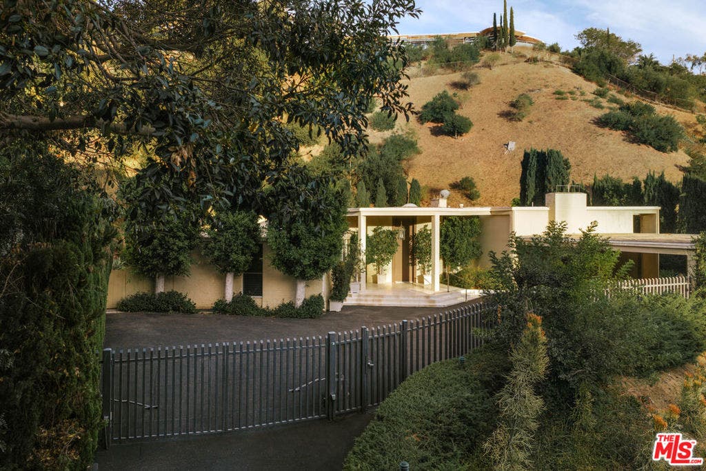 1058 N Hillcrest Road, Beverly Hills, CA 90210