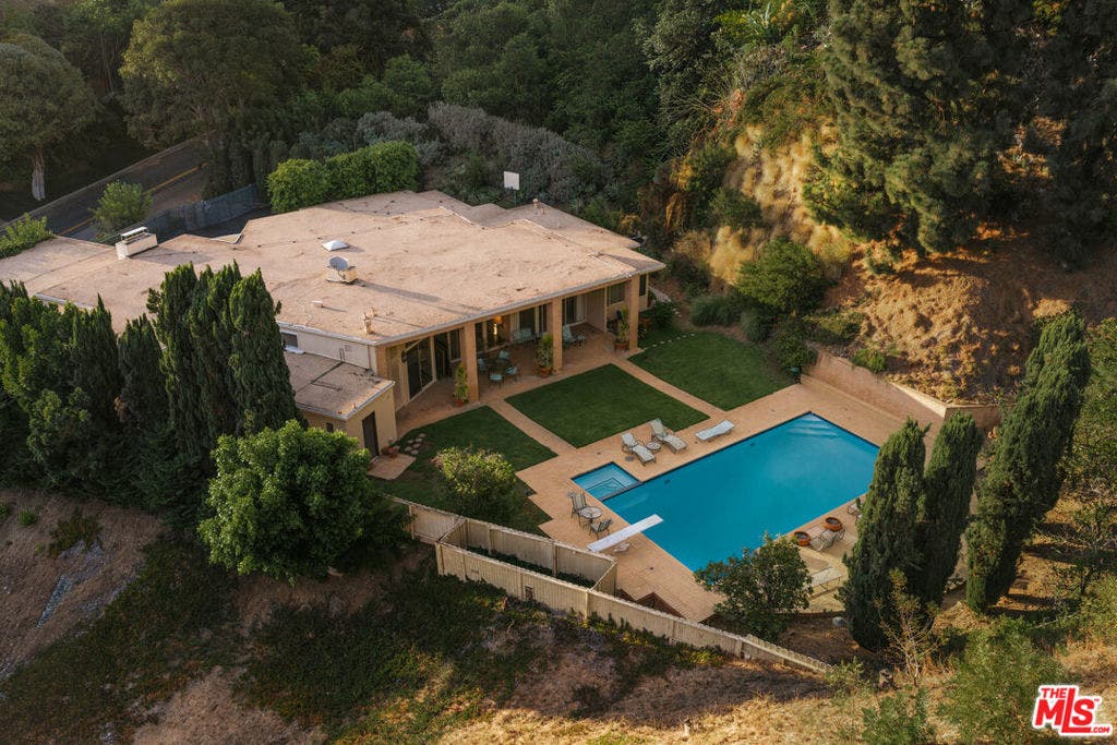 1058 N Hillcrest Road, Beverly Hills, CA 90210