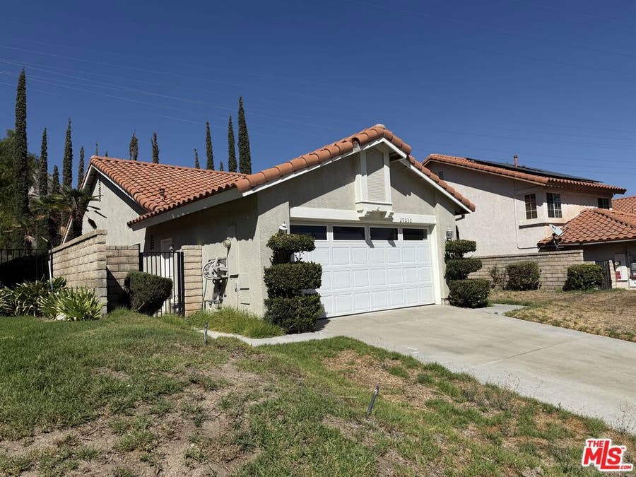 Property photo for 29030 Shadow Valley Lane, Santa Clarita, CA
