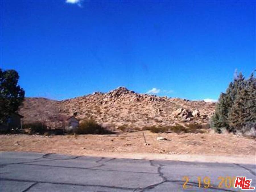 Property photo for 0 Queensglen Avenue, Palmdale, CA