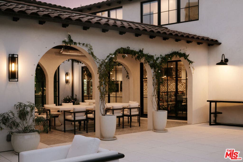 1445 Via Cresta, Pacific Palisades, CA 90272 1445 Via Cresta, Pacific Palisades, CA 90272