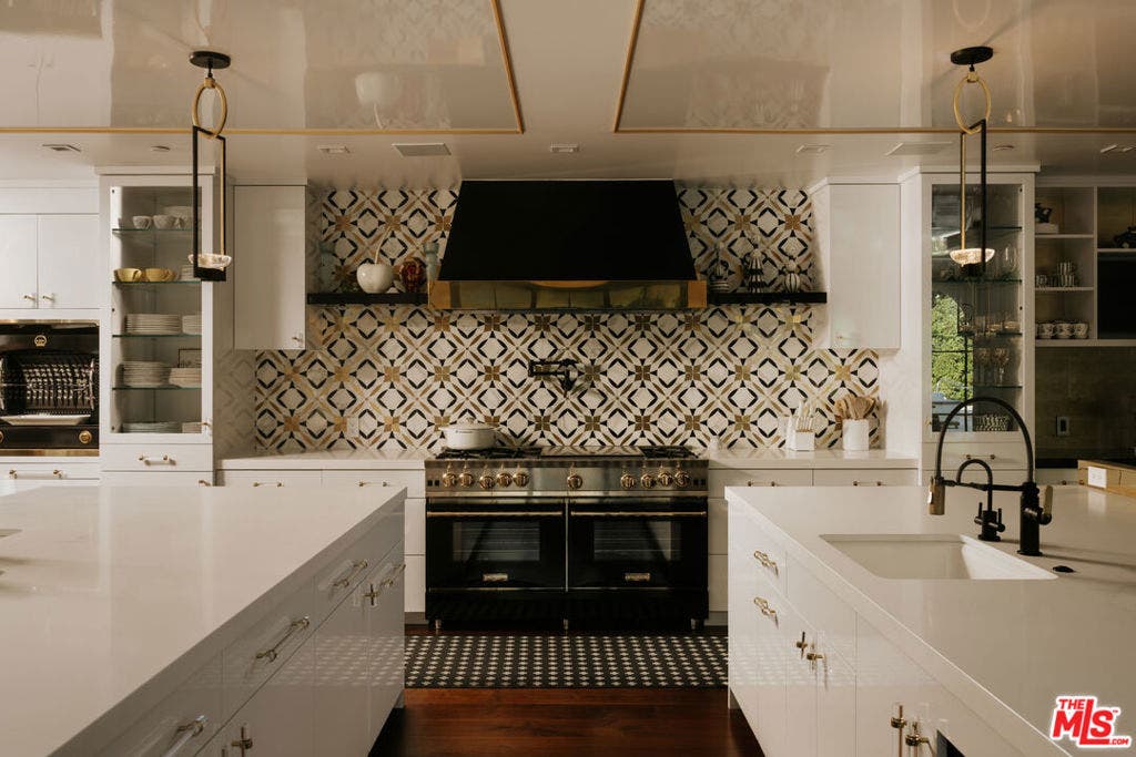 1445 Via Cresta, Pacific Palisades, CA 90272 1445 Via Cresta, Pacific Palisades, CA 90272