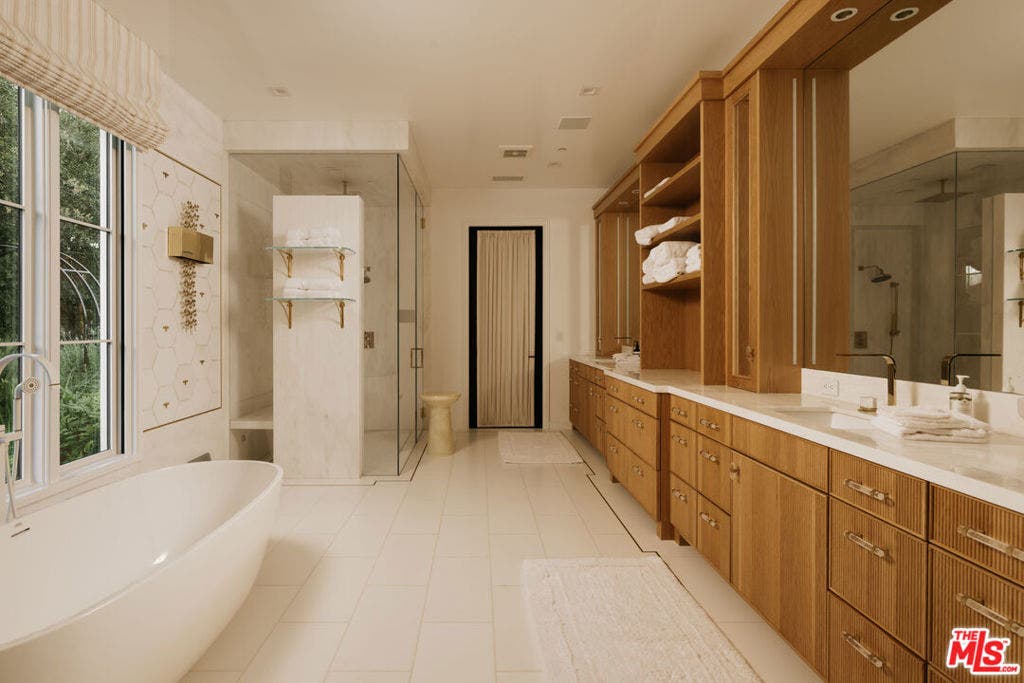 1445 Via Cresta, Pacific Palisades, CA 90272 1445 Via Cresta, Pacific Palisades, CA 90272