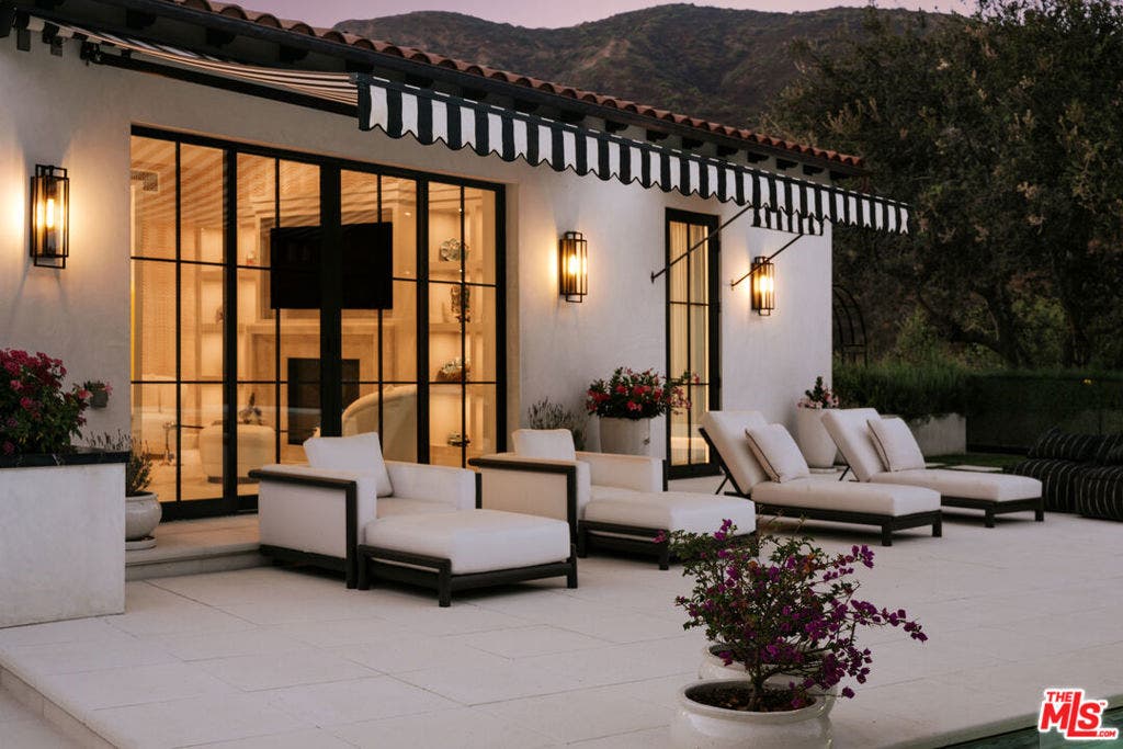 1445 Via Cresta, Pacific Palisades, CA 90272 1445 Via Cresta, Pacific Palisades, CA 90272