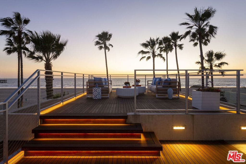 2505 Ocean Front Walk, Venice, CA 90291 Rooftop dusk