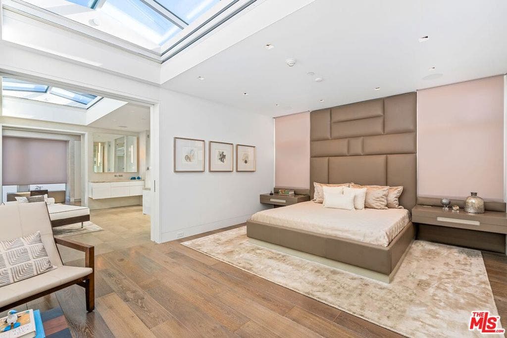 2505 Ocean Front Walk, Venice, CA 90291 Primary retreat