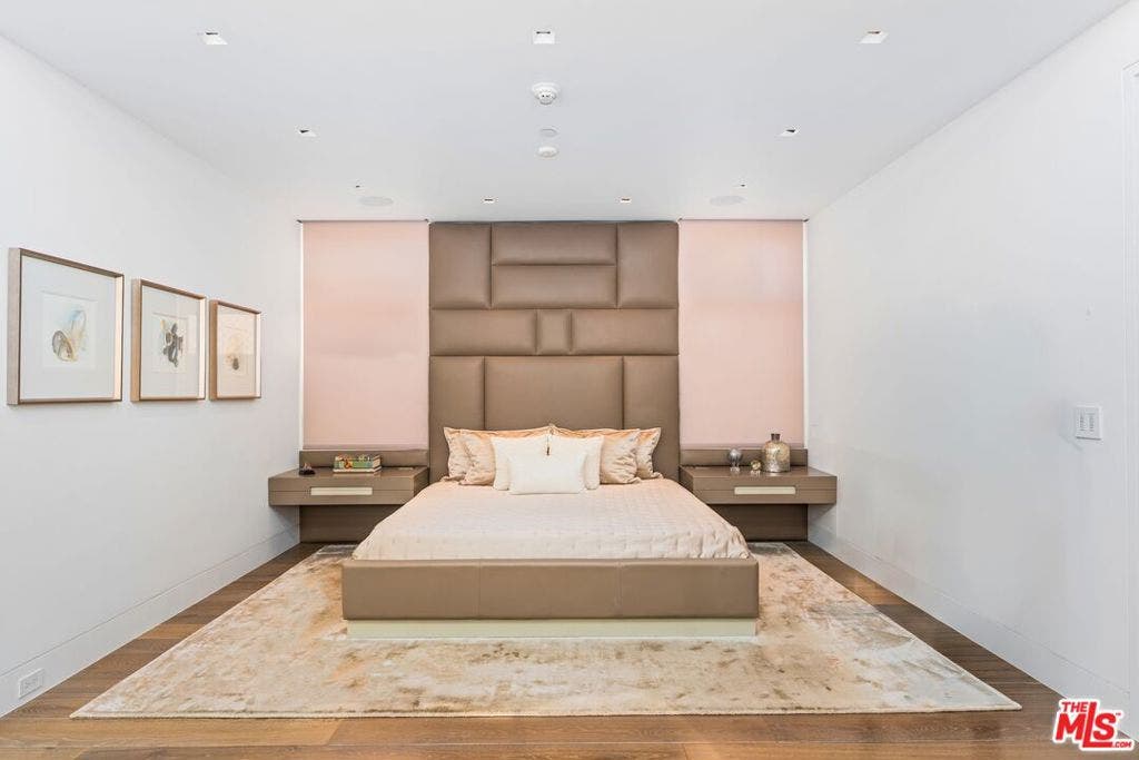 2505 Ocean Front Walk, Venice, CA 90291 Primary retreat
