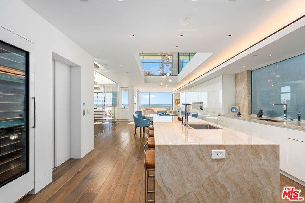 2505 Ocean Front Walk, Venice, CA 90291 Kitchen with ocean view