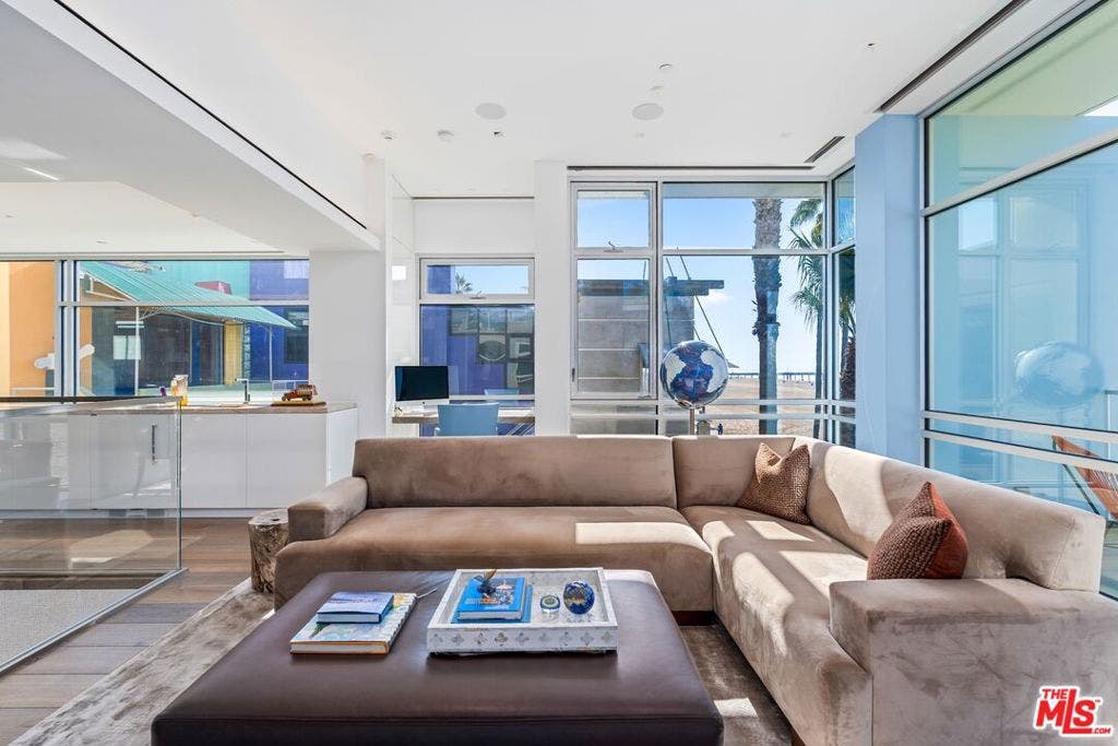 2505 Ocean Front Walk, Venice, CA 90291 Media room