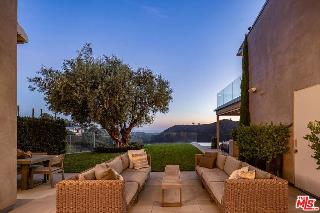 1550 Casale Road, Pacific Palisades, CA 90272 1550 Casale Road, Pacific Palisades, CA 90272