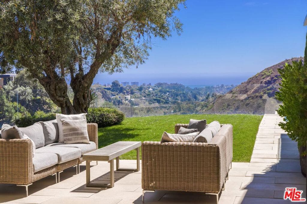 1550 Casale Road, Pacific Palisades, CA 90272 1550 Casale Road, Pacific Palisades, CA 90272
