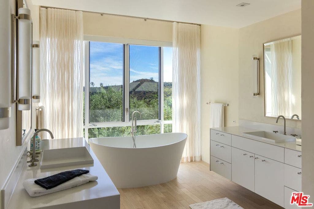 1550 Casale Road, Pacific Palisades, CA 90272 1550 Casale Road, Pacific Palisades, CA 90272