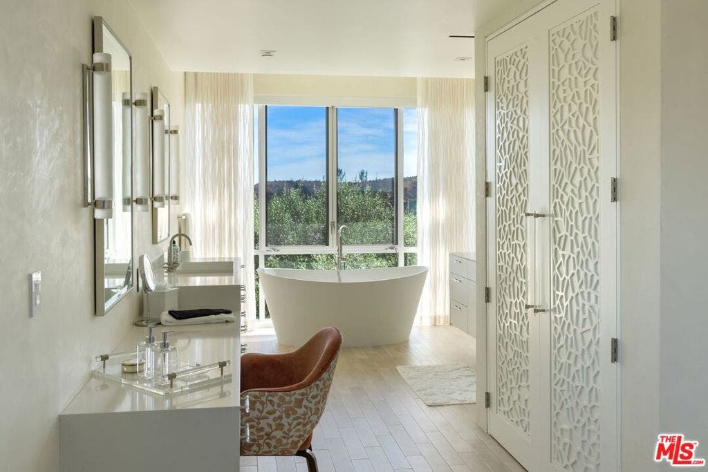 1550 Casale Road, Pacific Palisades, CA 90272 1550 Casale Road, Pacific Palisades, CA 90272