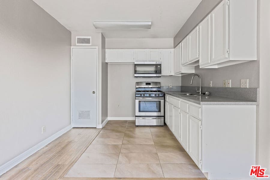 Property photo for 820 S St Andrews Place, #303, Los Angeles, CA