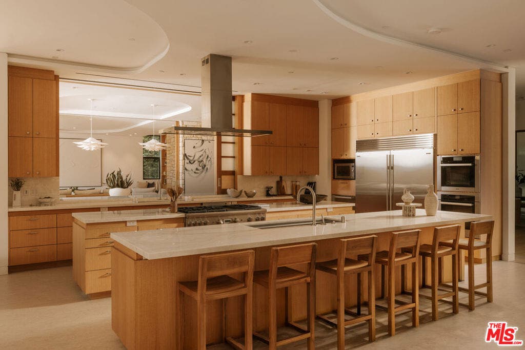 709 Walden Drive, Beverly Hills, CA 90210