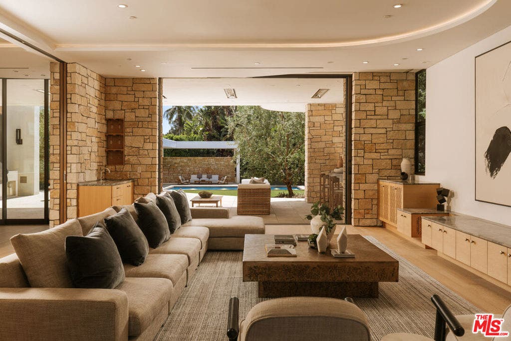 709 Walden Drive, Beverly Hills, CA 90210