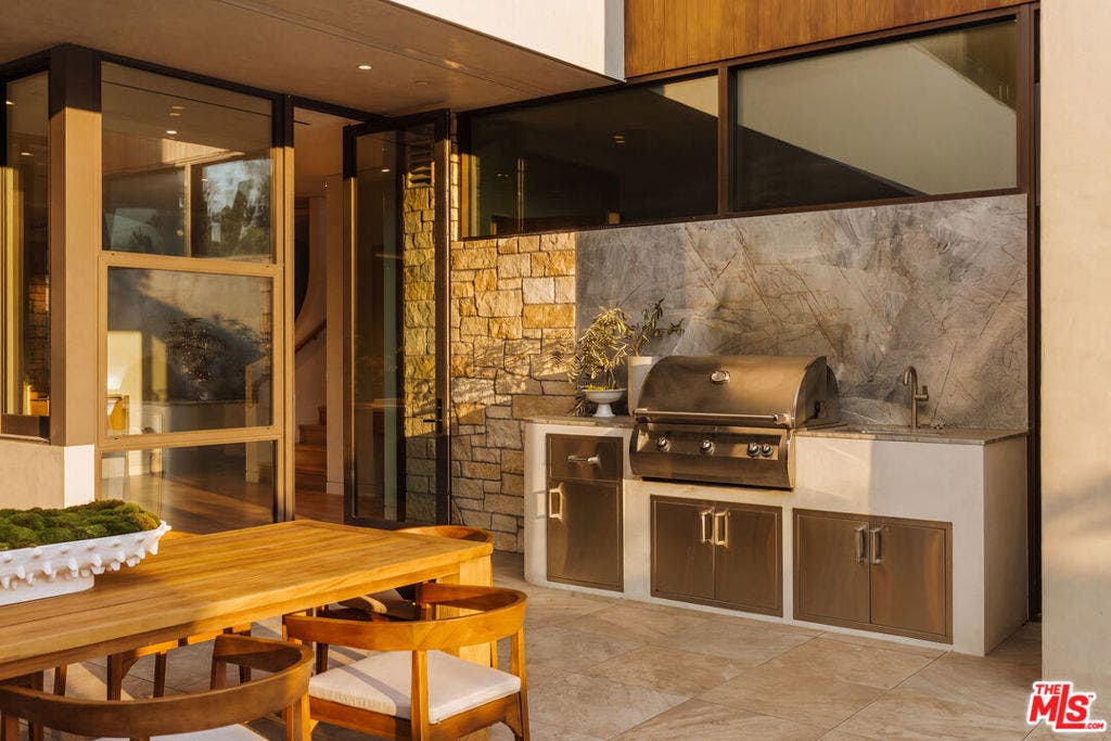 709 Walden Drive, Beverly Hills, CA 90210