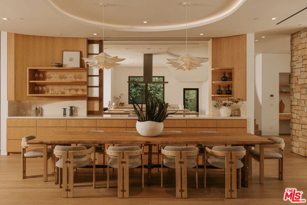 709 Walden Drive, Beverly Hills, CA 90210