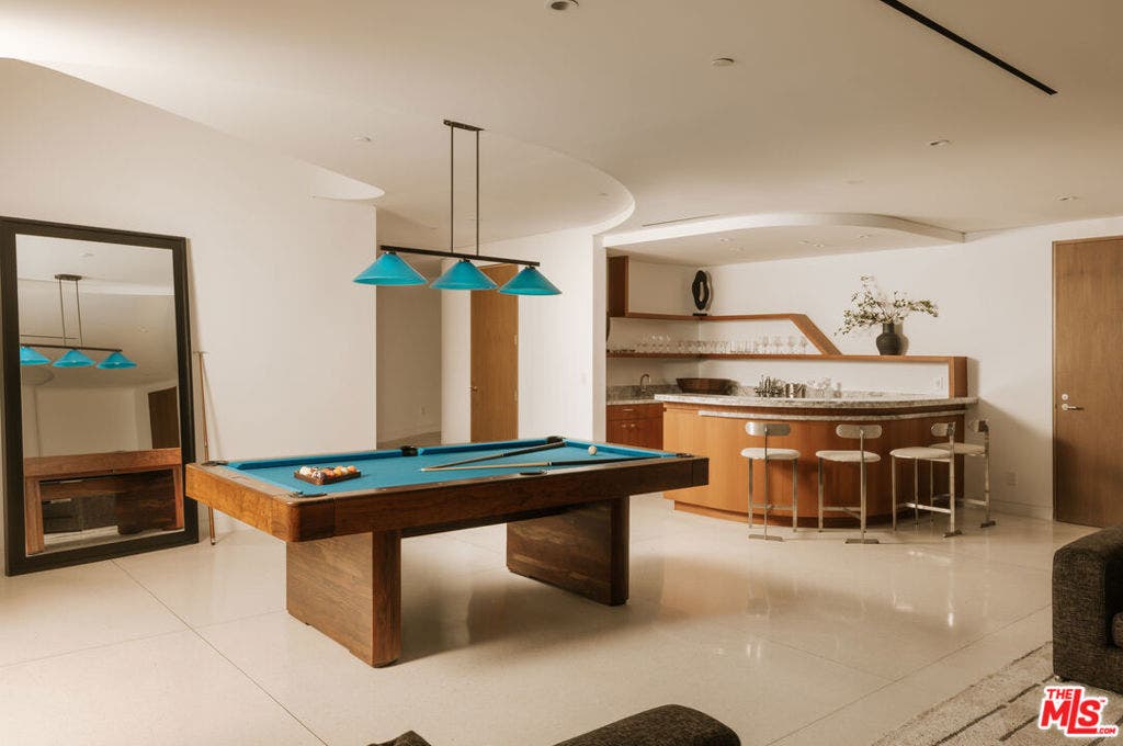 709 Walden Drive, Beverly Hills, CA 90210