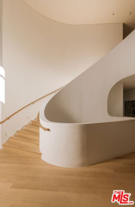 709 Walden Drive, Beverly Hills, CA 90210
