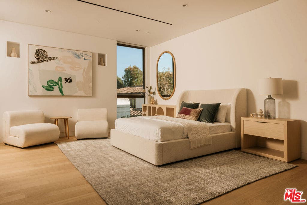 709 Walden Drive, Beverly Hills, CA 90210