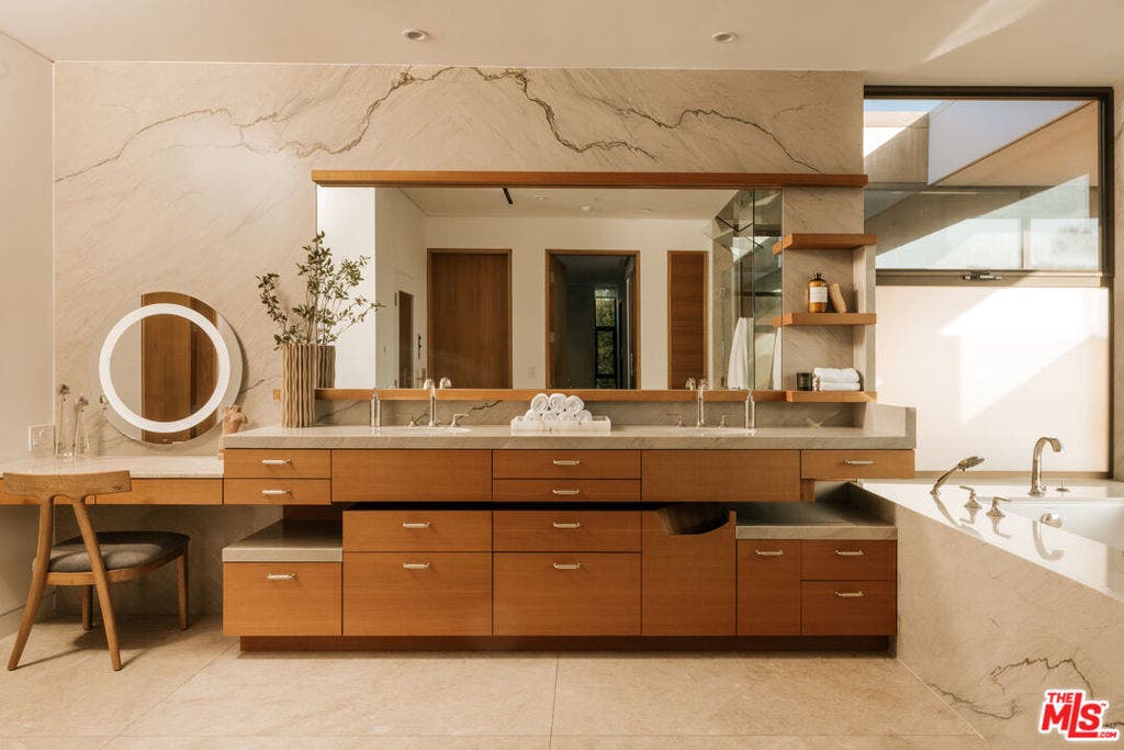709 Walden Drive, Beverly Hills, CA 90210