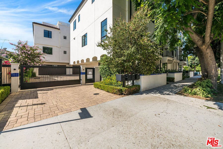 Property photo for 10610 W Kareen Court, Toluca Lake, CA
