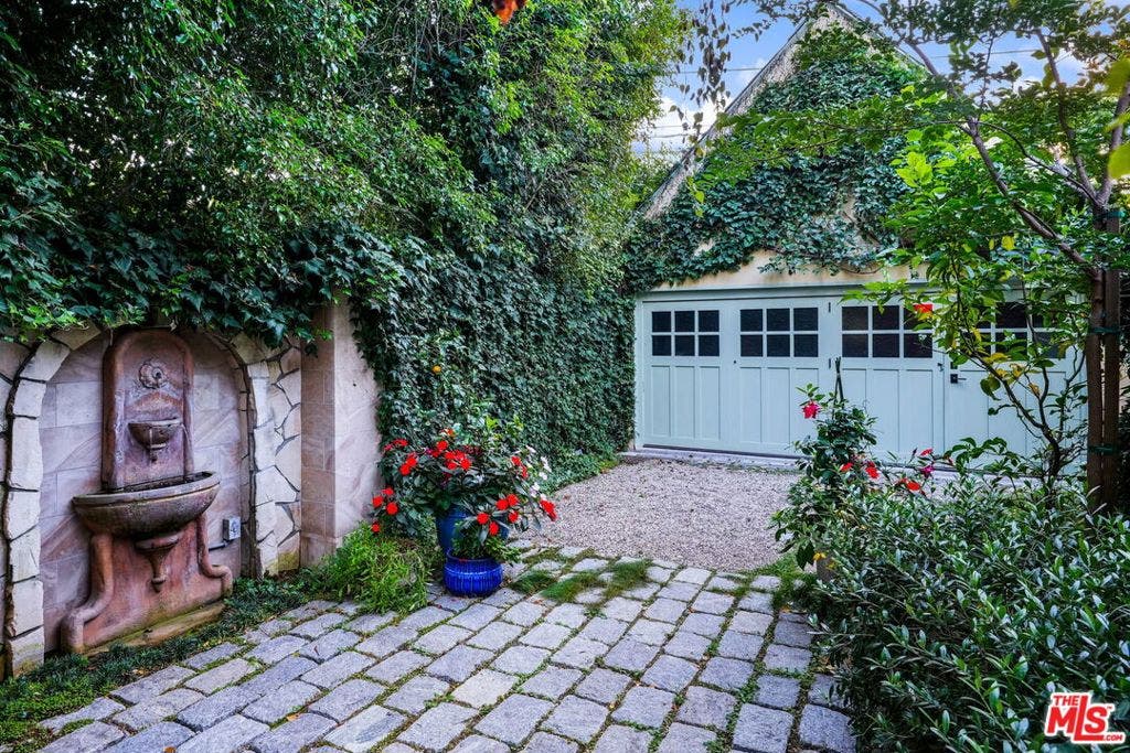343 S Bundy Drive, Los Angeles, CA 90049 343 S Bundy Drive, Los Angeles, CA 90049