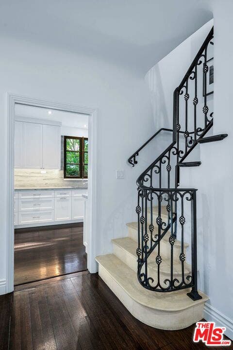 343 S Bundy Drive, Los Angeles, CA 90049 343 S Bundy Drive, Los Angeles, CA 90049