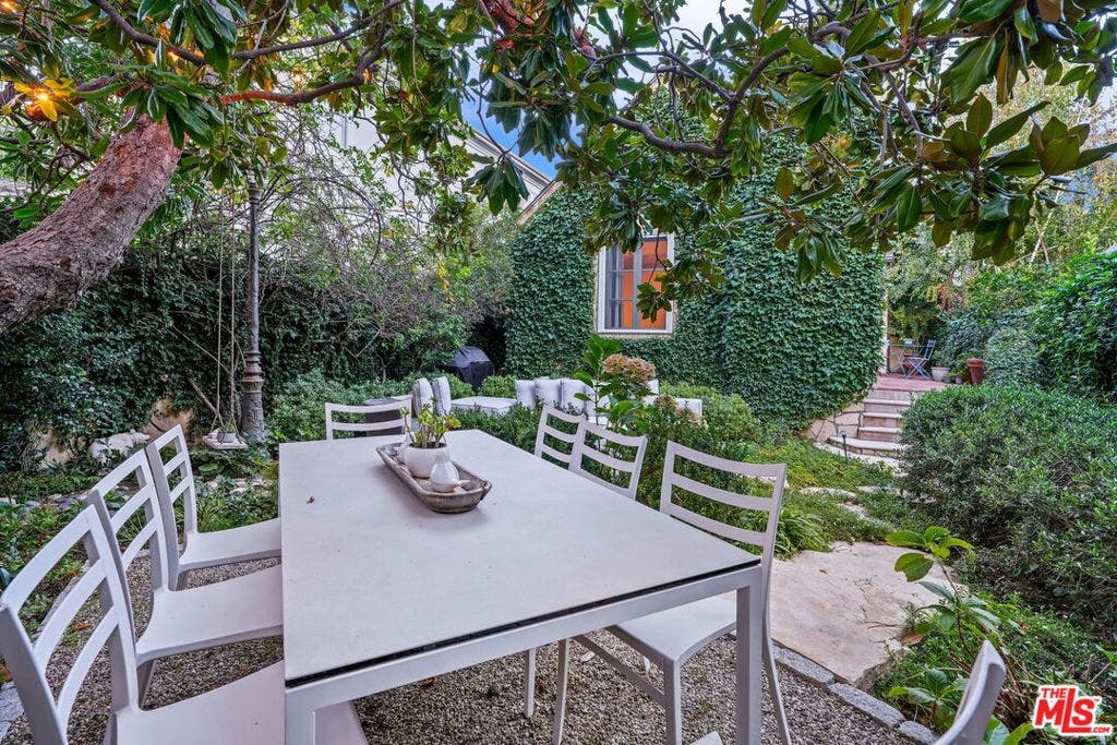 343 S Bundy Drive, Los Angeles, CA 90049 343 S Bundy Drive, Los Angeles, CA 90049
