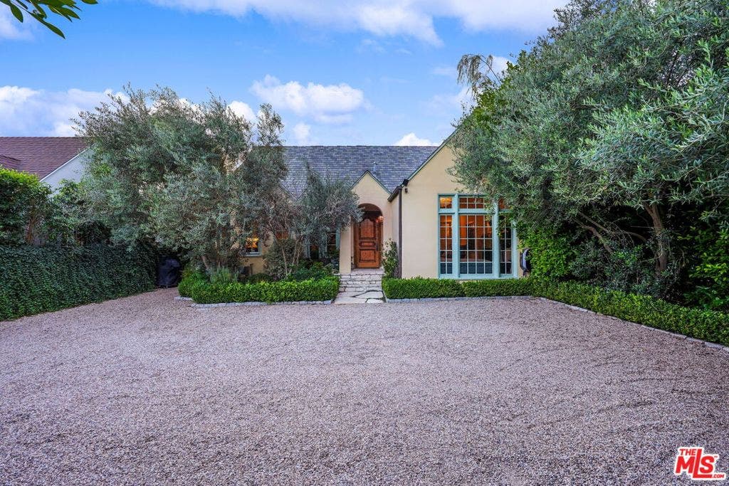 343 S Bundy Drive, Los Angeles, CA 90049 343 S Bundy Drive, Los Angeles, CA 90049
