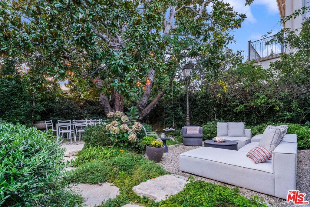343 S Bundy Drive, Los Angeles, CA 90049 343 S Bundy Drive, Los Angeles, CA 90049