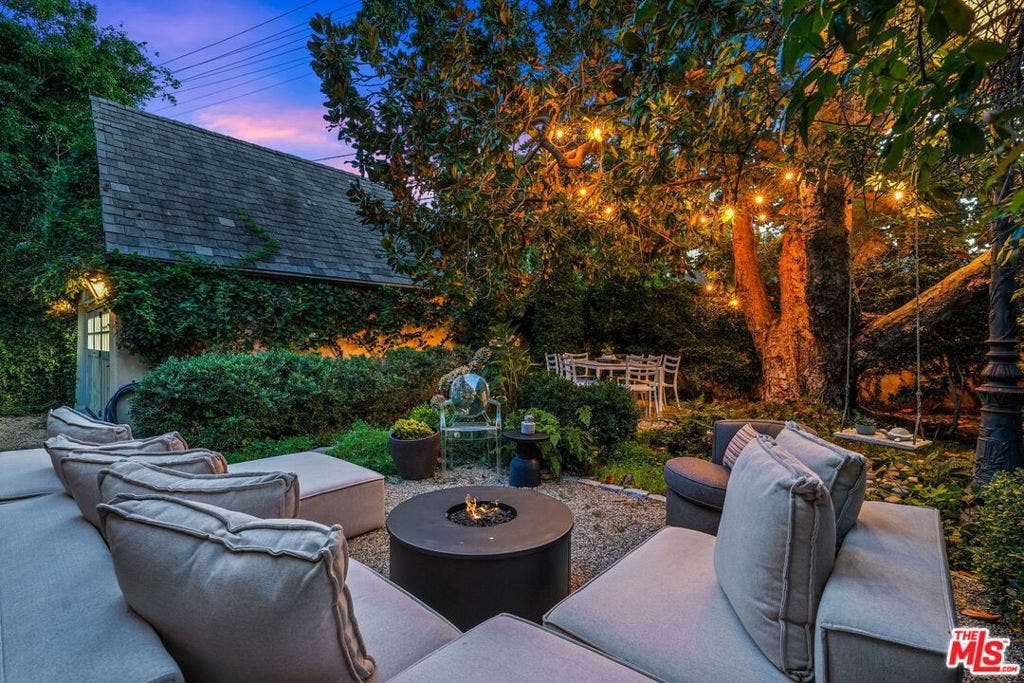 343 S Bundy Drive, Los Angeles, CA 90049 343 S Bundy Drive, Los Angeles, CA 90049