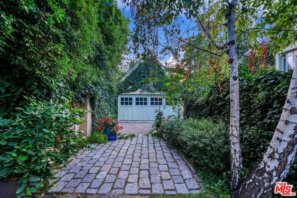 343 S Bundy Drive, Los Angeles, CA 90049 343 S Bundy Drive, Los Angeles, CA 90049