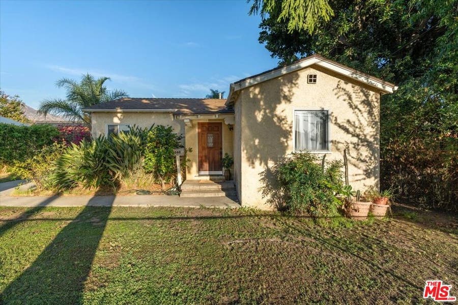 Property photo for 2548 Casitas Avenue, Altadena, CA