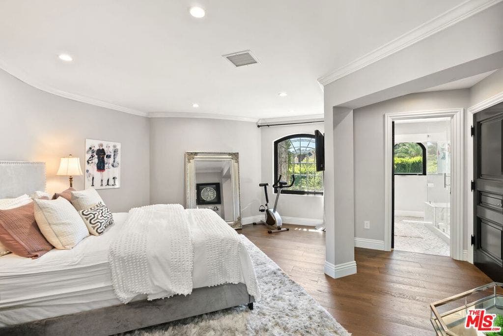 12021 Talus Place, Los Angeles, CA 90210 12021 Talus Place, Los Angeles, CA 90210