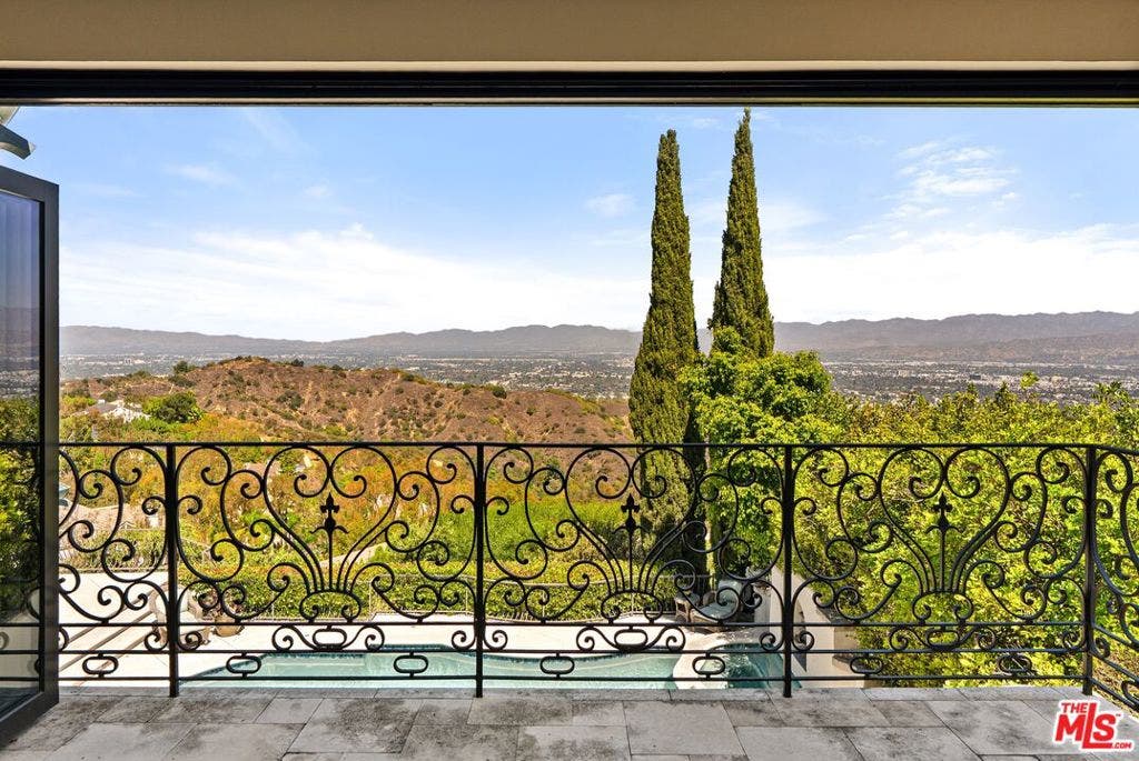12021 Talus Place, Los Angeles, CA 90210 12021 Talus Place, Los Angeles, CA 90210