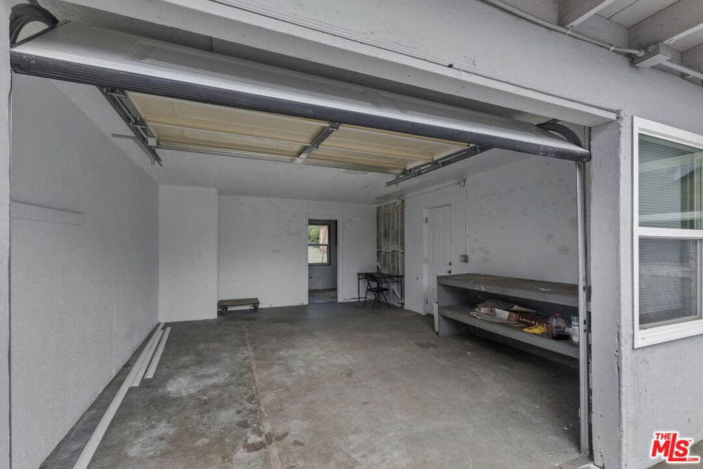 4014 N 3rd Avenue, San Bernardino, CA 92407 Main-Garage