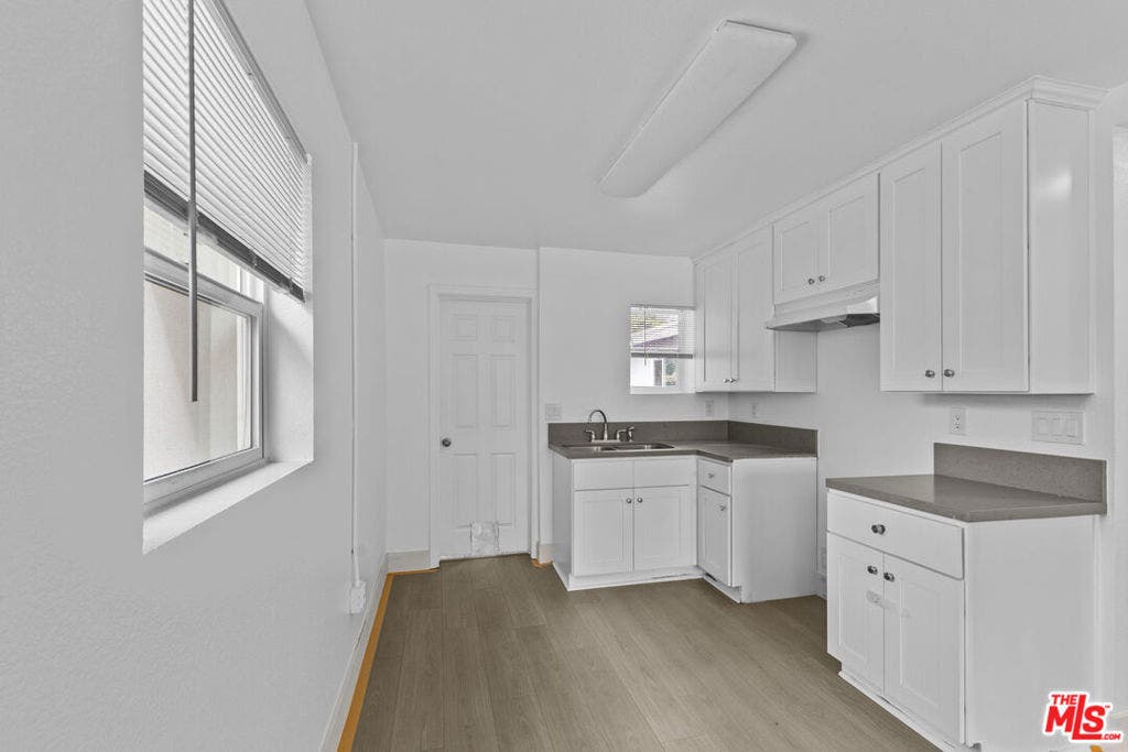 4014 N 3rd Avenue, San Bernardino, CA 92407 Main- Kitchen Area
