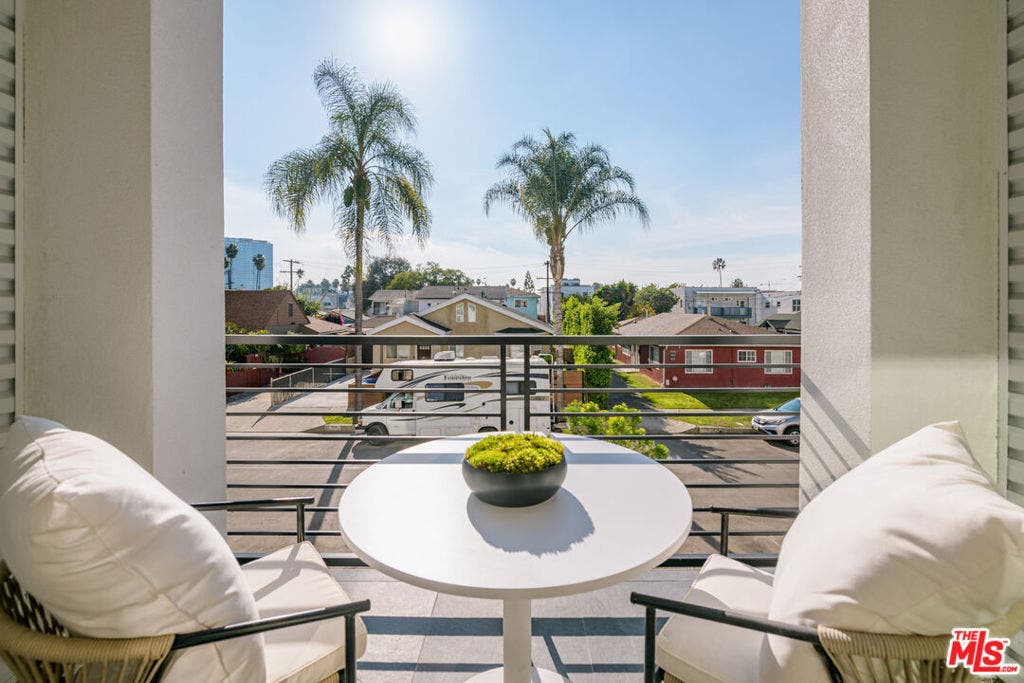5845 David Avenue, Los Angeles, CA 90034 5845 David Avenue, Los Angeles, CA 90034