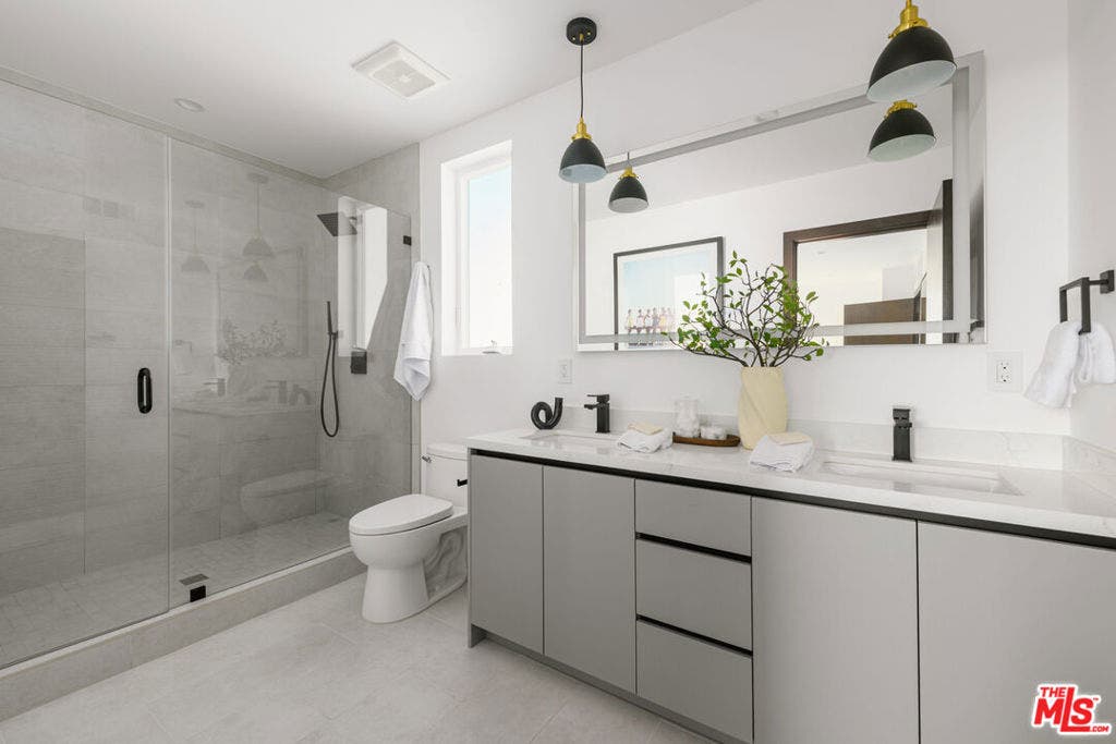 5845 David Avenue, Los Angeles, CA 90034 5845 David Avenue, Los Angeles, CA 90034